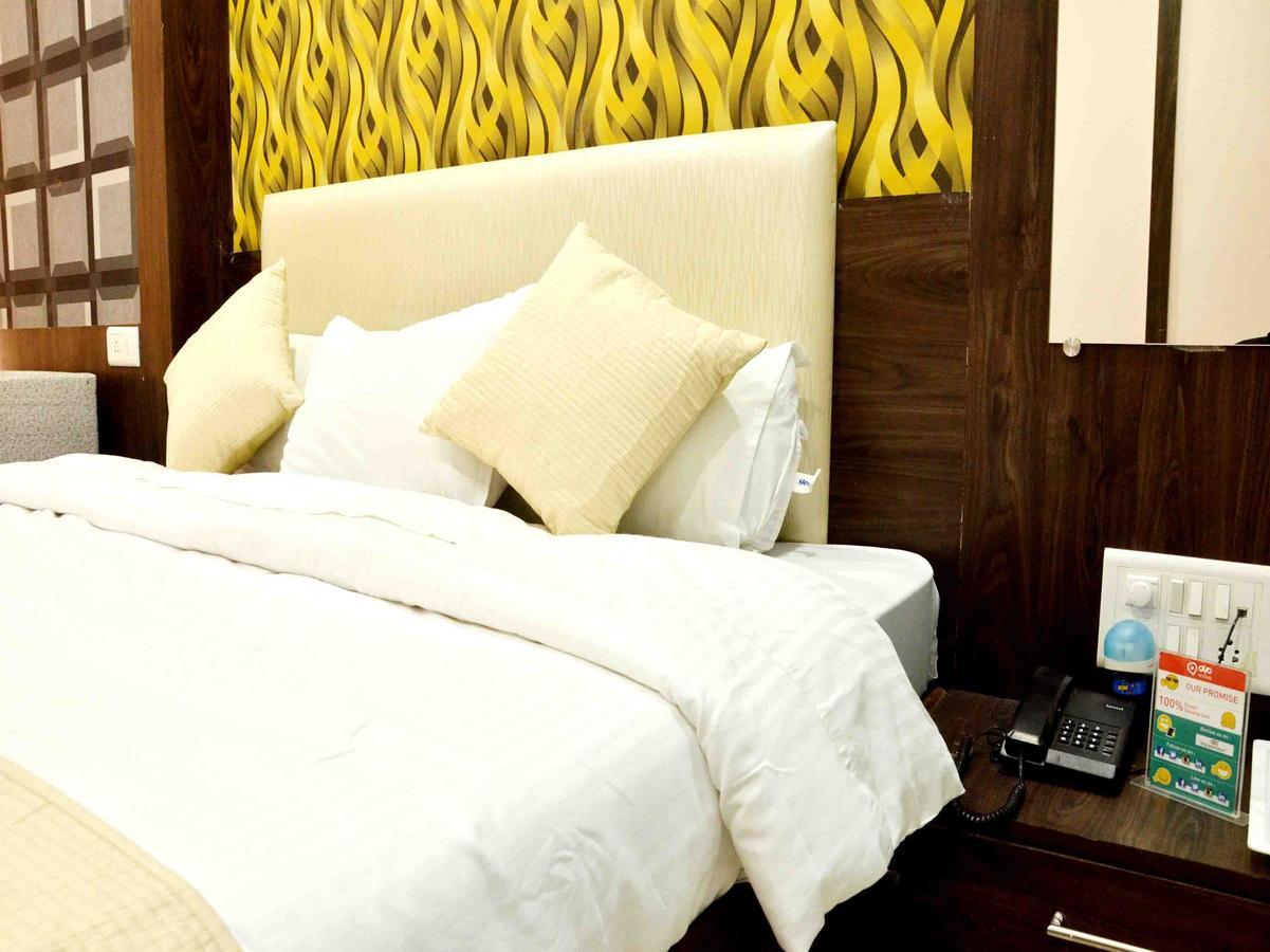 Oyo 2403 Hotel Aamantran Avenue Ujjain Eksteriør billede