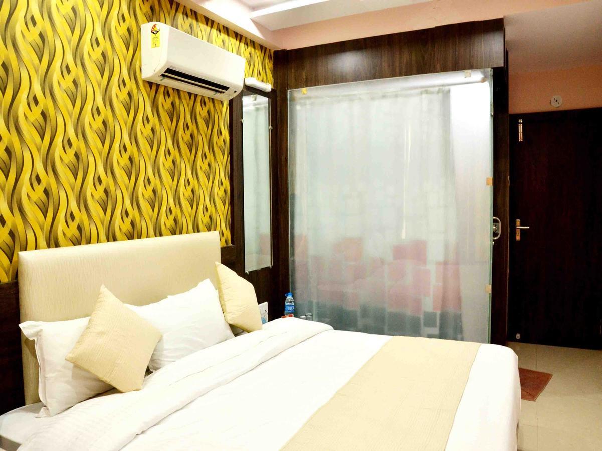 Oyo 2403 Hotel Aamantran Avenue Ujjain Eksteriør billede