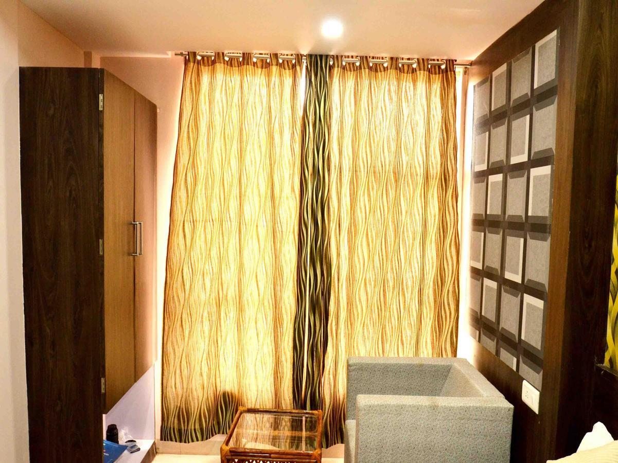 Oyo 2403 Hotel Aamantran Avenue Ujjain Eksteriør billede